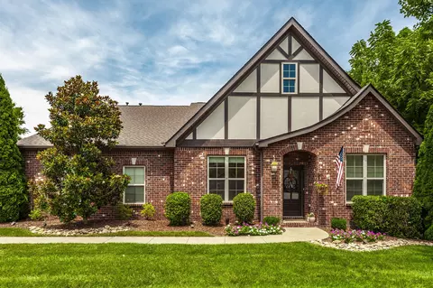 1072 Vinings Blvd, Gallatin, TN 37066