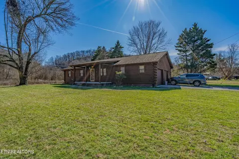 6901 Maize Dr, Knoxville, TN 37918