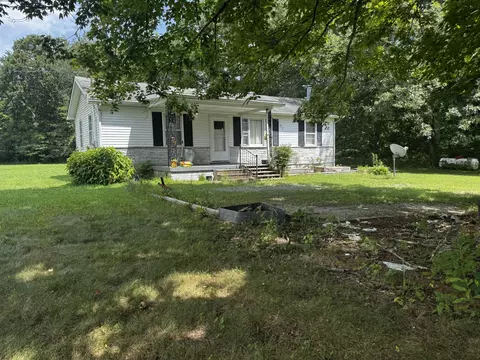 2095 Mosley Ferry Rd, Chapmansboro, TN 37035