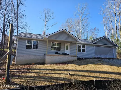 1004 Ackia Dr, Crossville, TN 38572