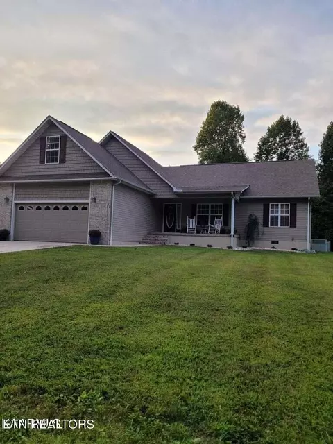 95 Chapel Hill Dr, Crossville, TN 38555
