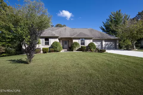 2013 Cravens Dr, Crossville, TN 38572