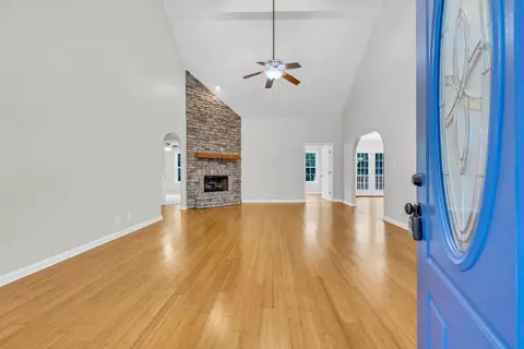 Living - 3190 Marthas Chapel Rd, Cunningham, TN 37052 photo 1 of 5