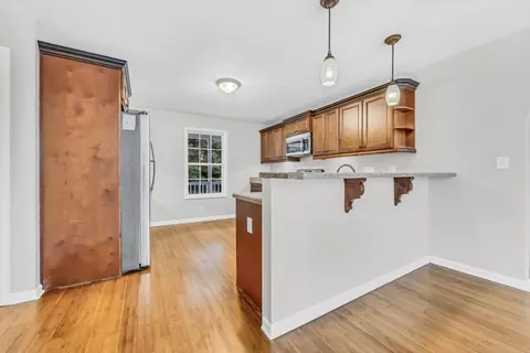 Entry Way - 3190 Marthas Chapel Rd, Cunningham, TN 37052 photo 1 of 2