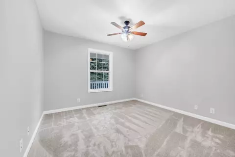 Bedroom - 3190 Marthas Chapel Rd, Cunningham, TN 37052 photo 4 of 6