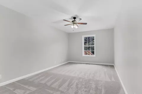 Bedroom - 3190 Marthas Chapel Rd, Cunningham, TN 37052 photo 5 of 6