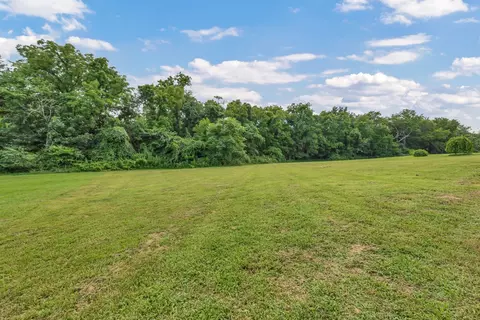 Exterior - 3190 Marthas Chapel Rd, Cunningham, TN 37052 photo 4 of 7