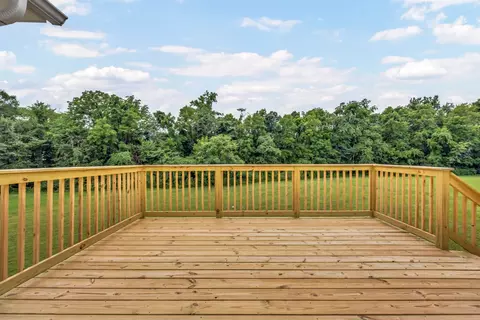 Exterior - 3190 Marthas Chapel Rd, Cunningham, TN 37052 photo 3 of 7