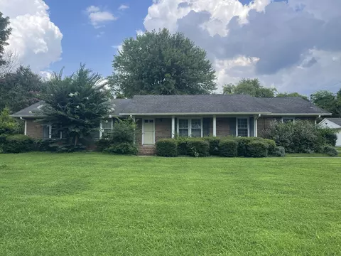 136 W Clearview Dr, Murfreesboro, TN 37128