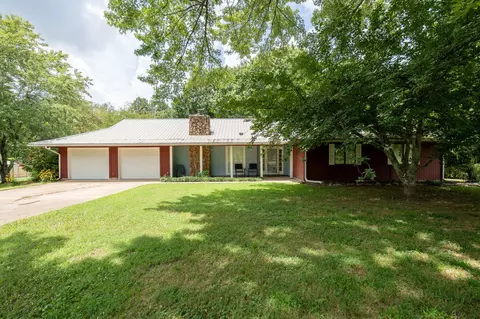 204 State Ave, Lawrenceburg, TN 38464
