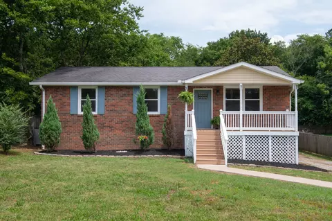 206 S Valley Rd, Hendersonville, TN 37075