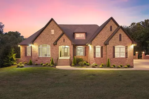 2465 Lakeshore Dr, Spring Hill, TN 37174