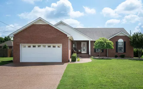 1040 Savannah Ave, Gallatin, TN 37066