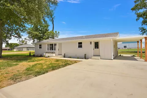 1306 Hart Ave, Lawrenceburg, TN 38464