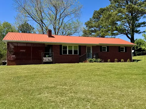 121 Magnolia Dr, Benton, TN 37307