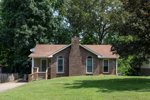 2269 Ermine Dr, Clarksville, TN 37043