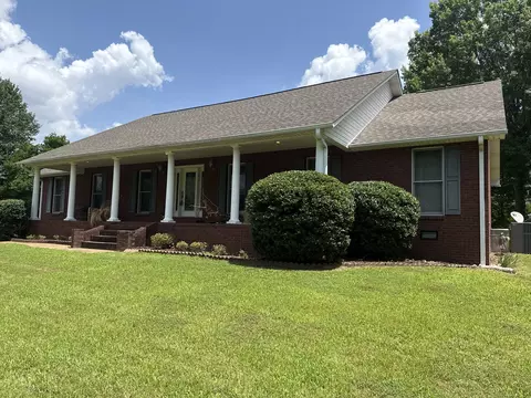 295 Milan Hwy, Trenton, TN 38382