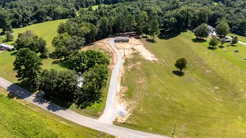 389 Busby Rd, Loretto, TN 38469 photo 4