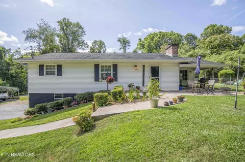 385 Stevens Ln, Lenoir City, TN 37771