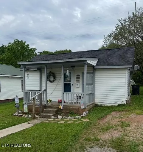 808 Summer St, Loudon, TN 37774