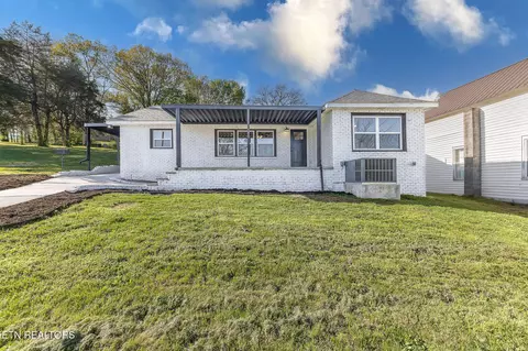 521 W 2nd Ave, Lenoir City, TN 37771