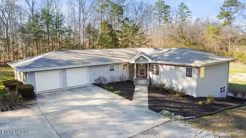 7850 Friendsville Rd, Lenoir City, TN 37772