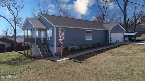 200 Highland Cir, Lenoir City, TN 37772