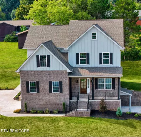 290 Caulderwood Ln, Lenoir City, TN 37771