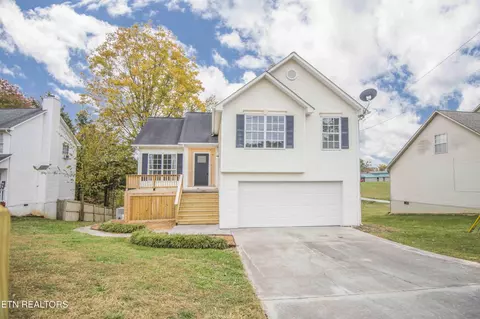 1804 Knoll Top Ct, Knoxville, TN 37932