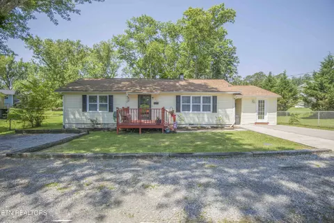 102 Briar Rd, Oak Ridge, TN 37830