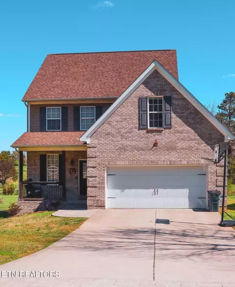 277 Green Meadows Ln, Lenoir City, TN 37771
