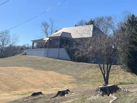 127 Carter Dr, Loudon, TN 37774