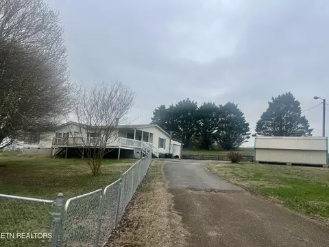 867 Oakland Rd, Sweetwater, TN 37874
