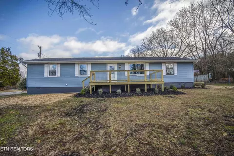 1013 N Trigonia Rd, Greenback, TN 37742