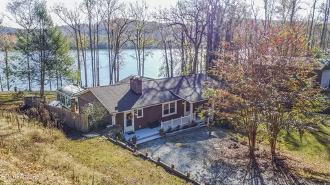 245 Lakeshore Vista Dr, Kingston, TN 37763