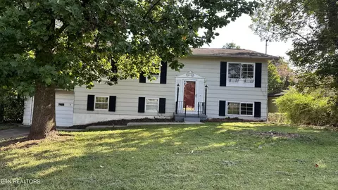 740 Owl Hollow Rd, Knoxville, TN 37923