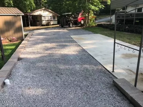 214 Honeysuckle Rd, Crossville, TN 38555