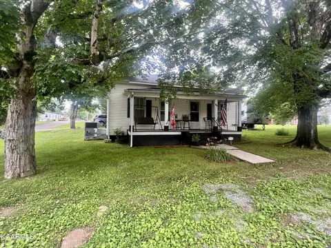 27 Sunset Ave, Englewood, TN 37329