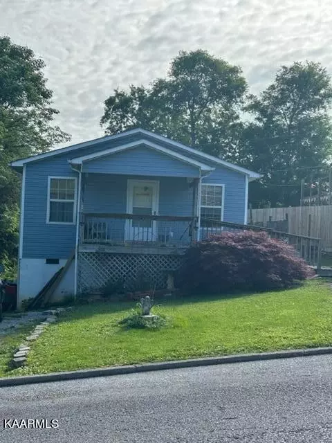 607 N C St, Lenoir City, TN 37771