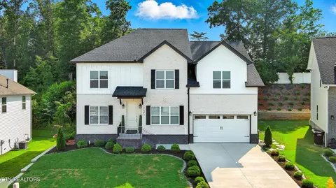 1121 Hamilton Farm Ln, Knoxville, TN 37932
