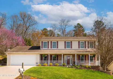 326 Fox Hunters Ct, Powell, TN 37849