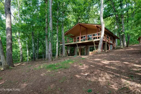 3407 Crown Point Rd, Louisville, TN 37777