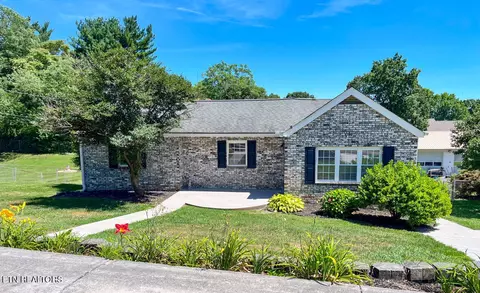 722 Martha Ln, Knoxville, TN 37912