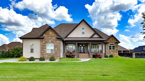 209 Wheatgrass Point Dr, Maryville, TN 37804