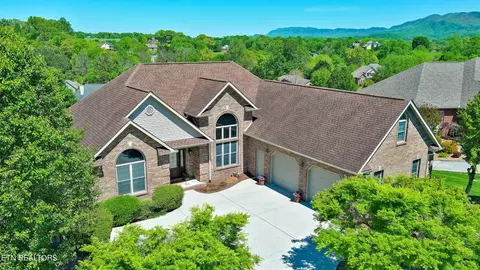 3834 Crescent Ridge Ct, Maryville, TN 37804