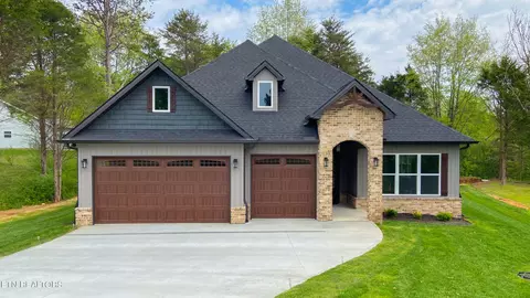 402 Elokwa Pl, Loudon, TN 37774