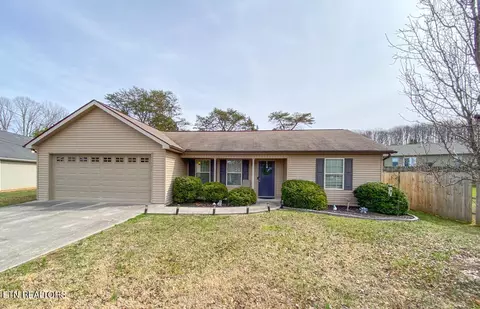 5120 Cedar Knoll Ln, Corryton, TN 37721