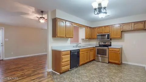8059 Intervale Way, Powell, TN 37849 photo 12