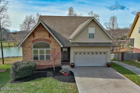 8325 Shoregate Ln, Knoxville, TN 37938