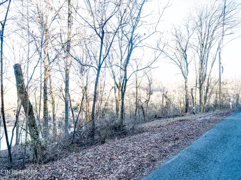 1538 Hope Creek Rd, Lenoir City, TN 37771